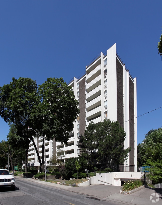 Building Photo - The Delisle Place