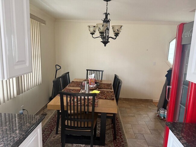 Foto del edificio - 284 Semton Blvd