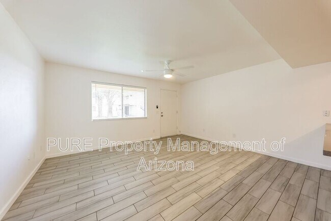 Foto del edificio - 8842 North 8th St