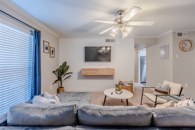 Foto del edificio - 10020 Regal Park Ln