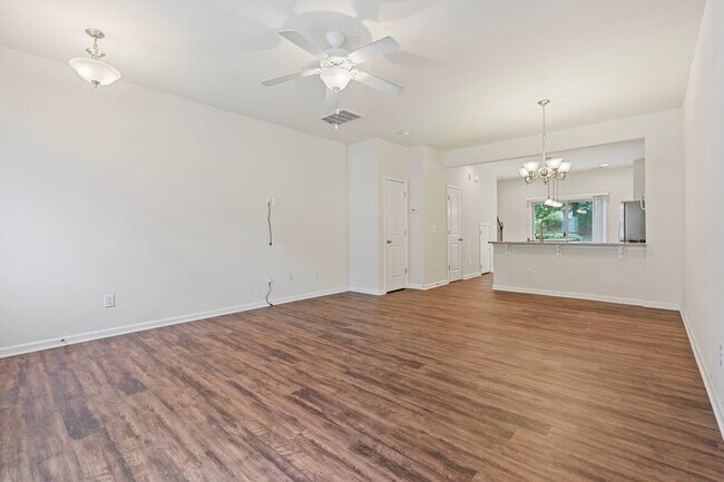 Foto del edificio - 2 Bedroom, 2.5 Bath Townhome in Thompson R...