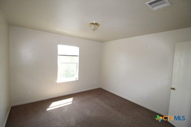 Building Photo - 4205 Primrose Dr