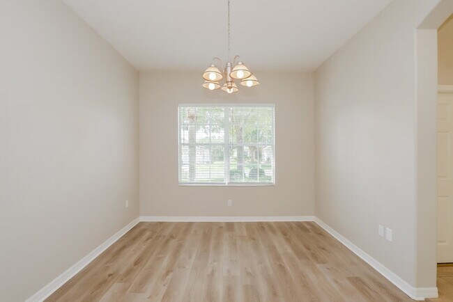 Foto del edificio - 13499 Teaberry Ln