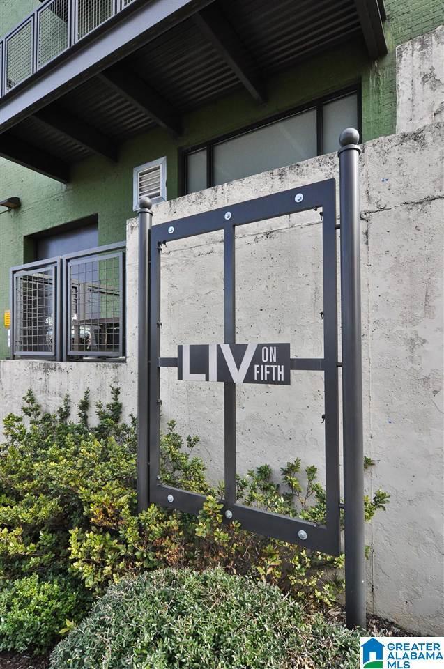 Building Photo - 2201 5th Ave S