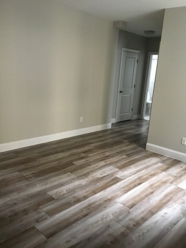 Photo du bâtiment - 304 Simcoe St S
