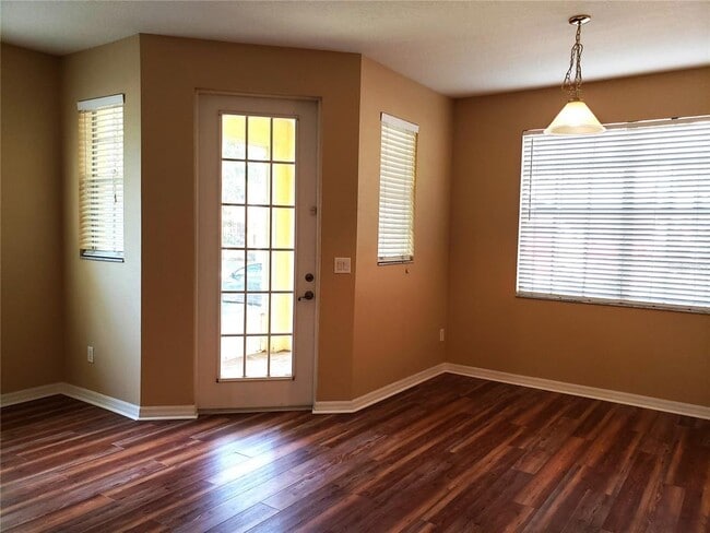 Foto del edificio - 3658 Oakdale Cir