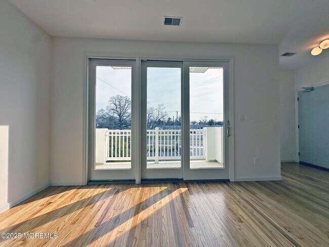 Foto del edificio - 865 Arnold Ave
