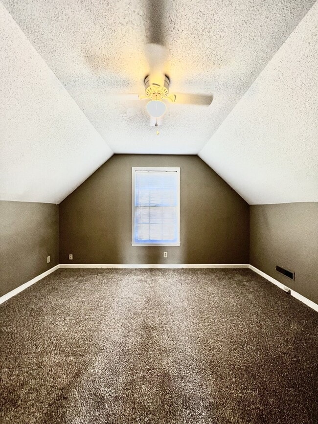Building Photo - 1803 Palamino Dr