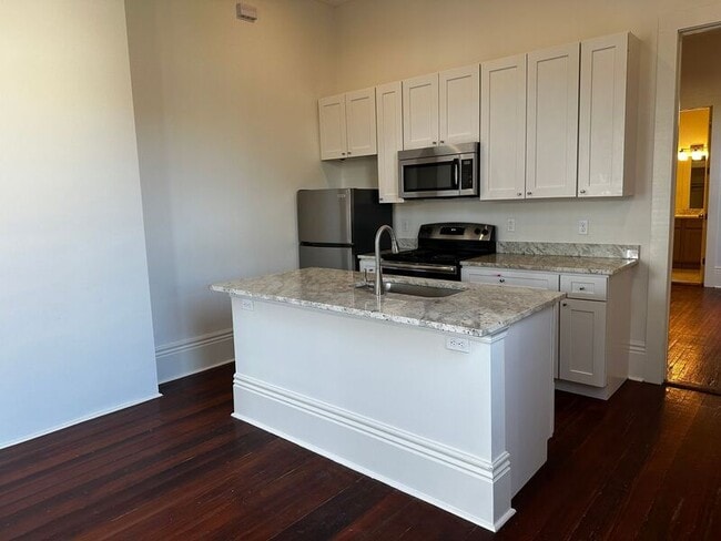 Building Photo - 1527 Reverend John Raphael Jr Way