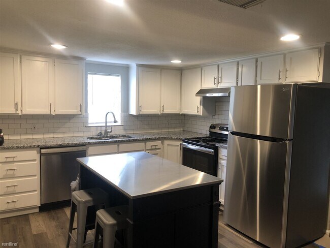 Foto del edificio - 3 br, 3 bath House - 518 W McCart St