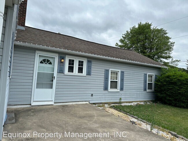 Foto del edificio - 4 br, 1 bath House - 2401 Lawnherst Ave