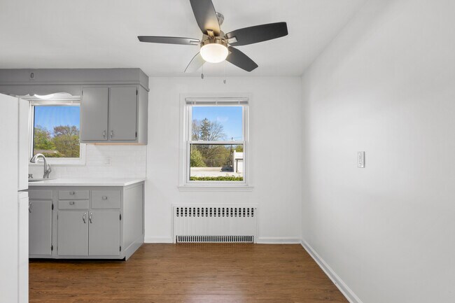 Foto del edificio - 1025 Louise Ave