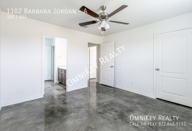 Building Photo - 1102 Barbara Jordan St