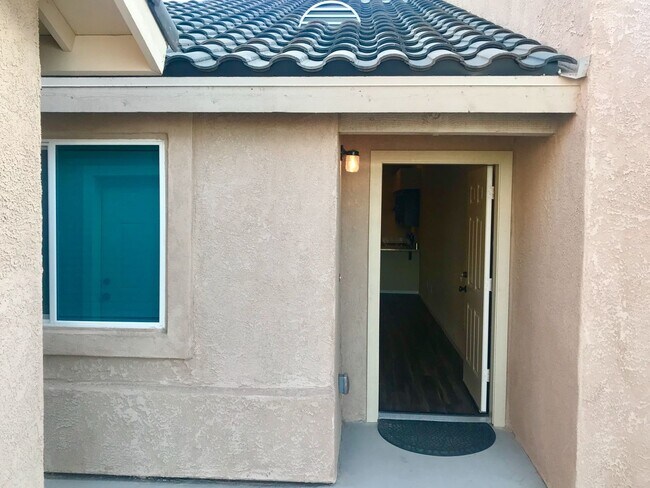 Foto del edificio - New  3 Bed. 2Ba. Condo