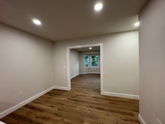 Foto del edificio - Modern Comfort & Convenient Living