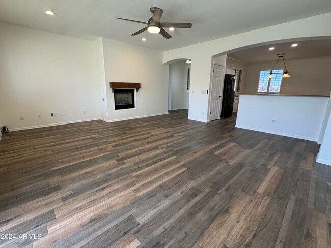 Building Photo - 14570 W Catalina Dr
