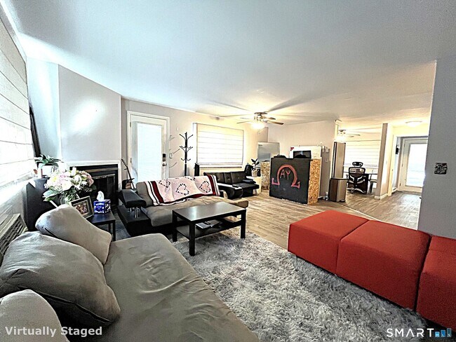 Foto del edificio - 59 Stone Pond Rd