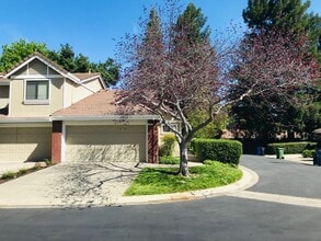 Building Photo - 29 Glen Valley Cir