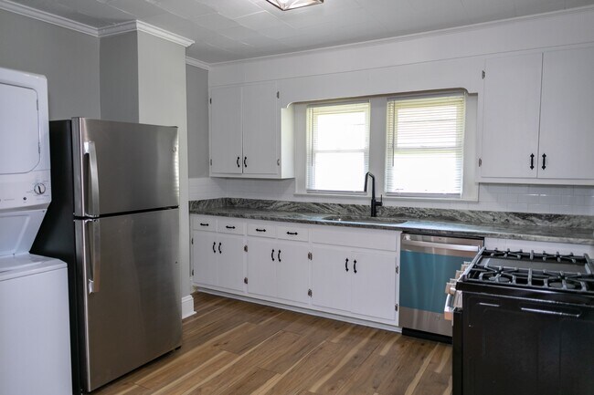 Foto del edificio - 135 14th St NW