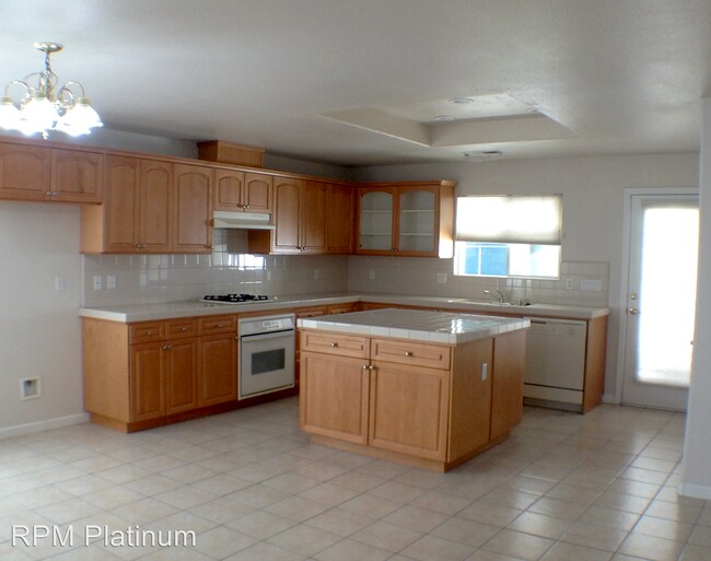 Building Photo - 3 br, 3 bath House - 293 Post Ave.