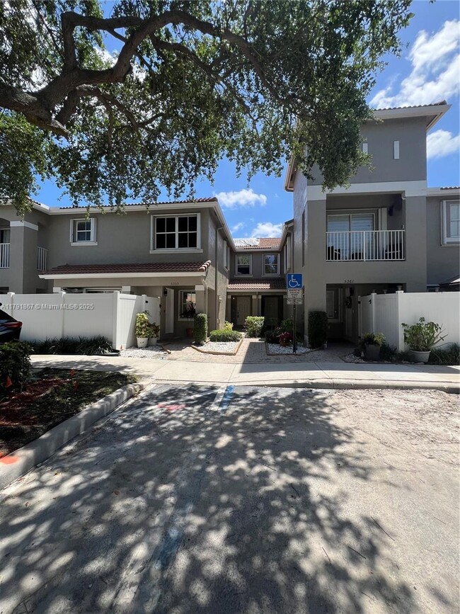Building Photo - 5357 SW 125th Ave