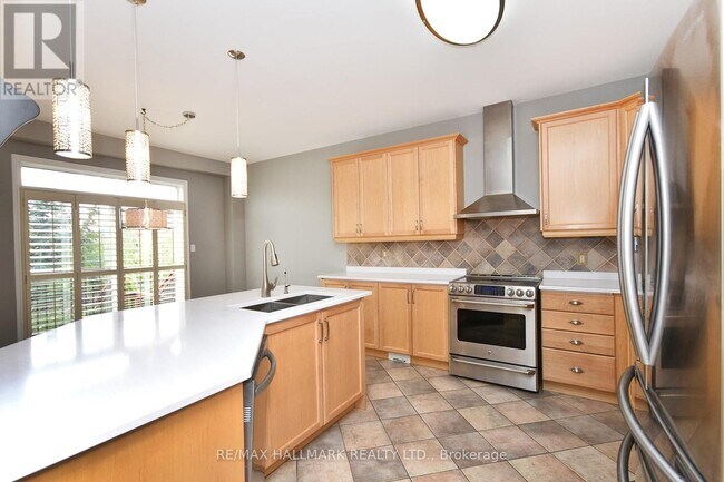 Building Photo - 129 DEERWOOD Crescent