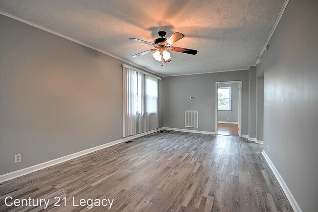 Foto del edificio - 3 br, 1 bath House - 814 Poplar St