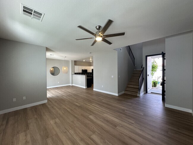Foto del edificio - 8715 Villa Ariel Ln