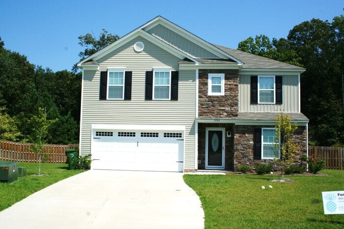 Primary Photo - 4 bedroom cul de sac lot