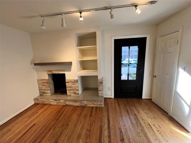 Building Photo - 917 S Ripple Creek Dr