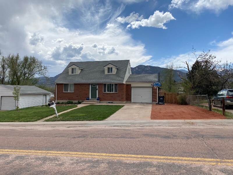 Foto principal - 614 Crestridge Ave