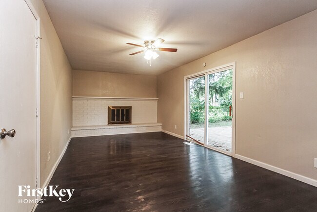 Building Photo - 5507 Somers Dr