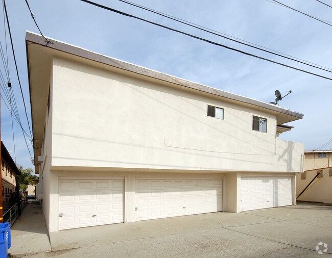 Foto del edificio - 13824 Christine Dr