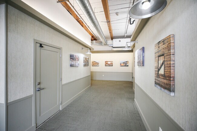 Building Photo - 60 Willow St