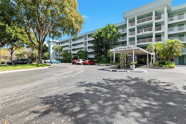 Foto del edificio - 802 Cypress Grove Ln