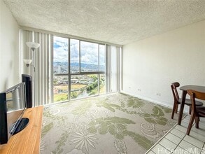 Building Photo - 2211 Ala Wai Blvd