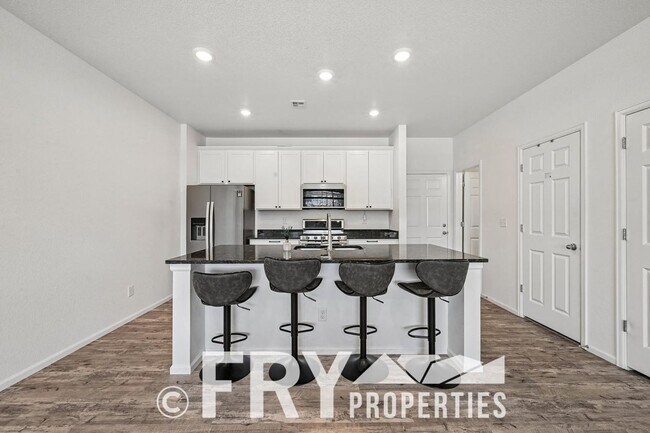 Foto del edificio - 3BR Home w/ Attached Garage + Easy Commute to Denver & DIA