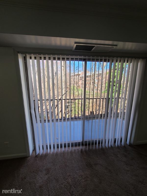 Building Photo - 3 br, 1.5 bath Condo - 12658 Dara Dr Apt #102