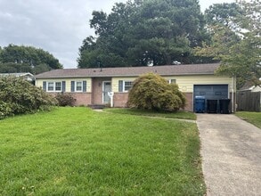 Building Photo - 144 Gallant Fox Rd