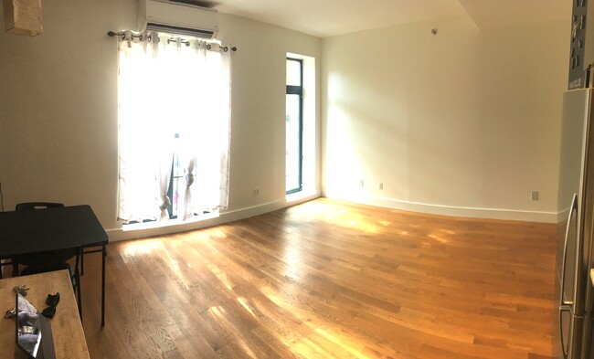 Building Photo - 943 Saint Marks Ave