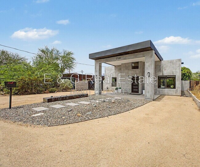 Foto del edificio - 2312 E Curnow Dr