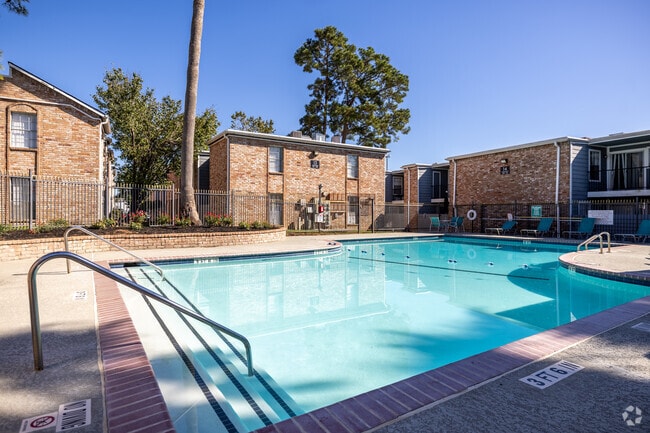 Pool - Carriage Woods Apartments