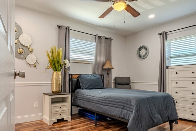 Foto del edificio - 1875 Williams Manor Ave