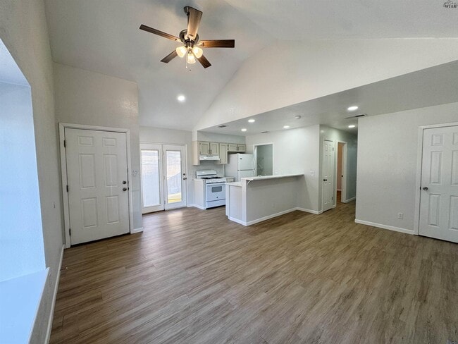 Building Photo - 4505 Mistletoe Dr