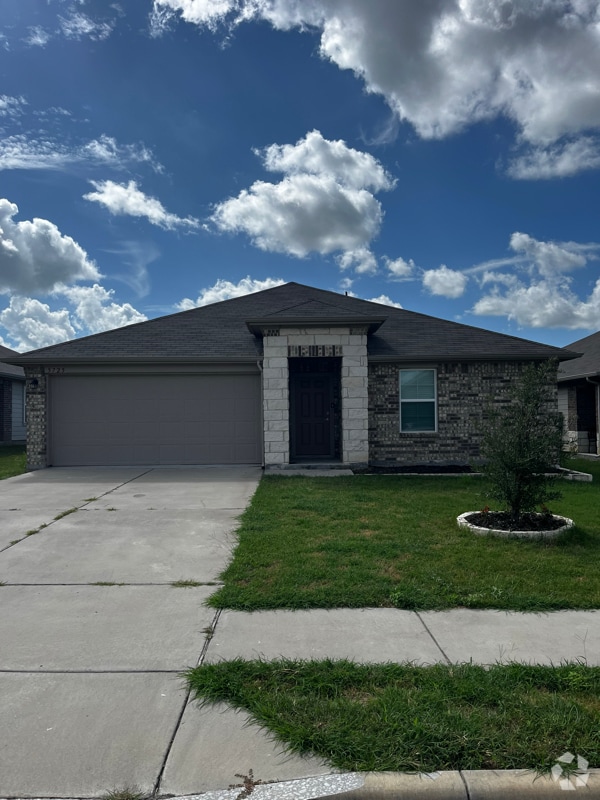 Building Photo - 5725 Shanjia Dr