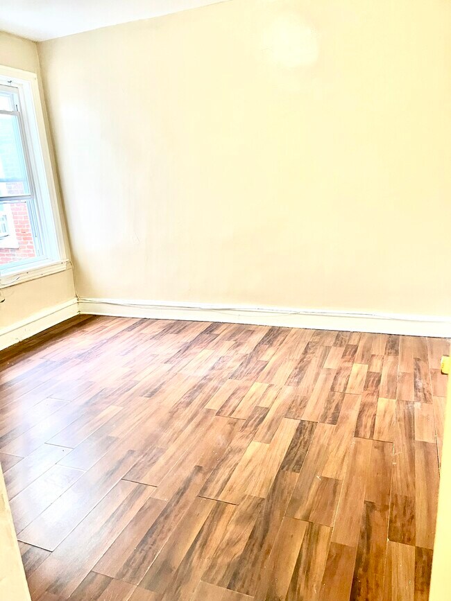 Building Photo - 121 S 55th St