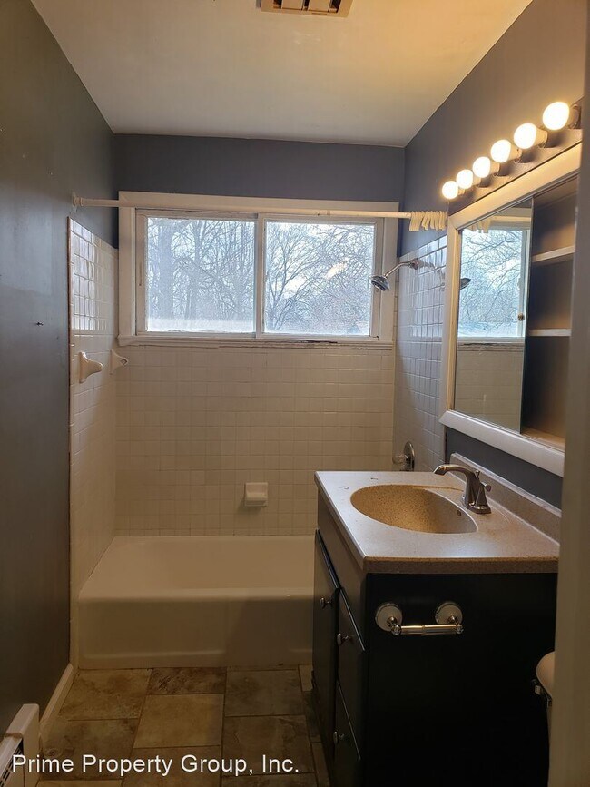 Building Photo - 3 br, 1 bath House - 1606 Oxford Drive