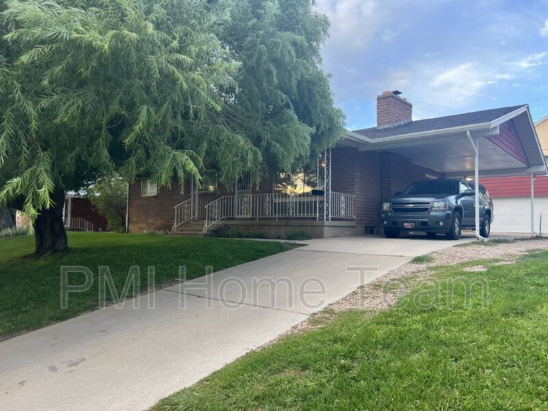 Primary Photo - 4586 Porter Ave