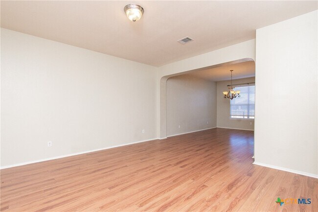 Building Photo - 5503 Bridgewood Dr