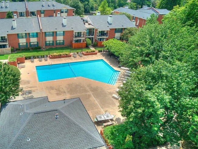 Building Photo - Modern 2 Bedroom Condo